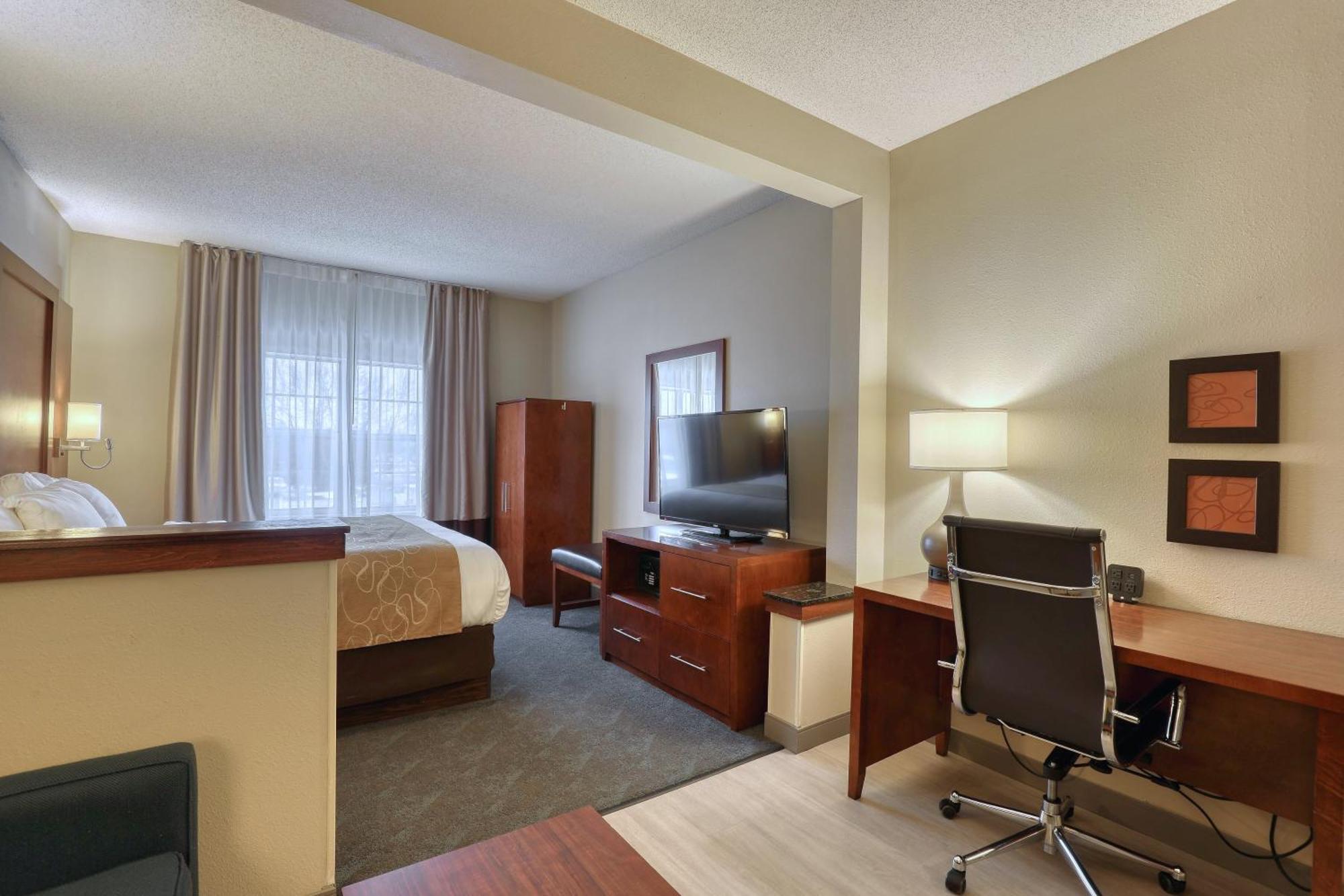 Comfort Suites Appleton Airport Экстерьер фото