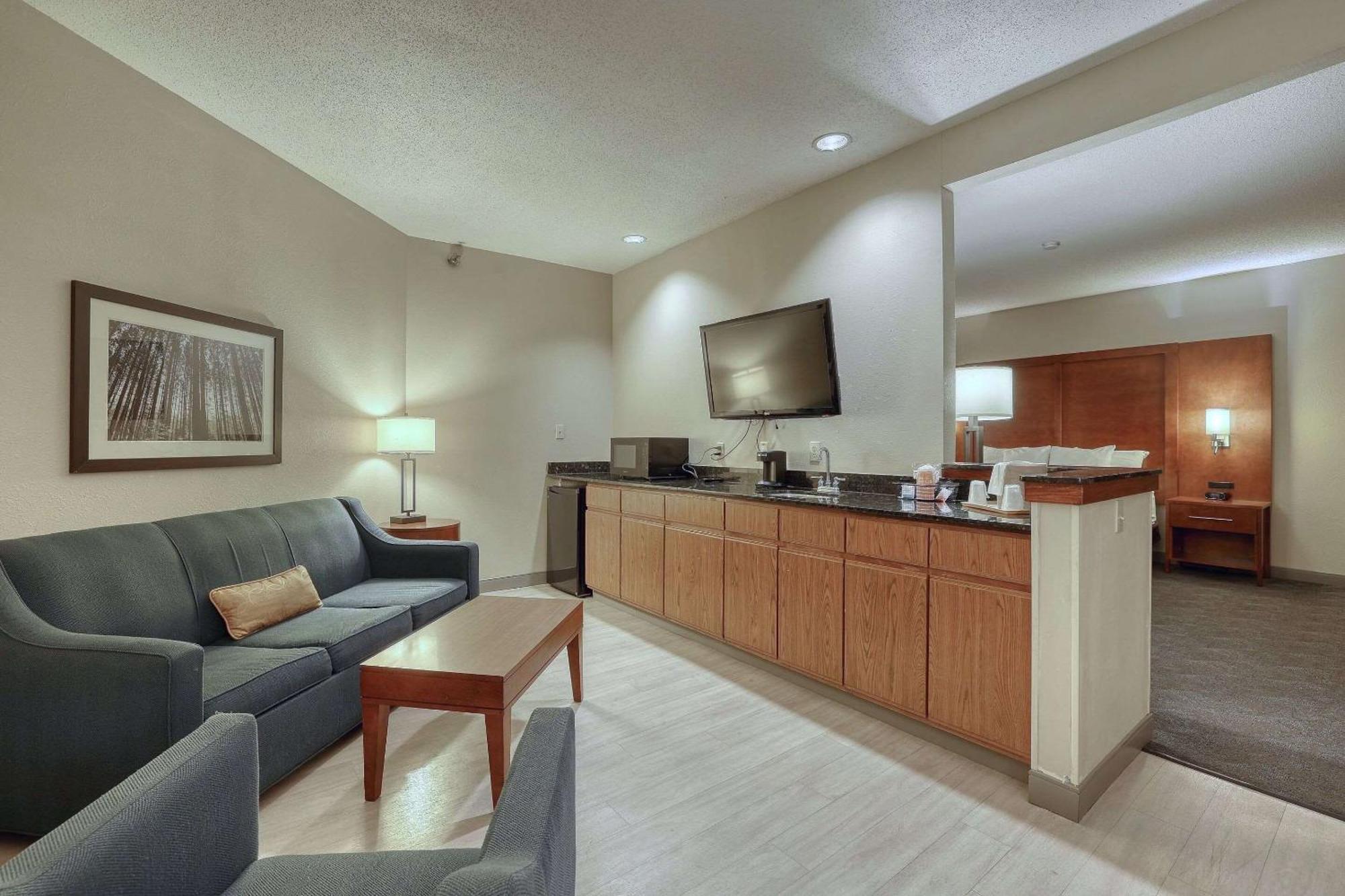 Comfort Suites Appleton Airport Экстерьер фото