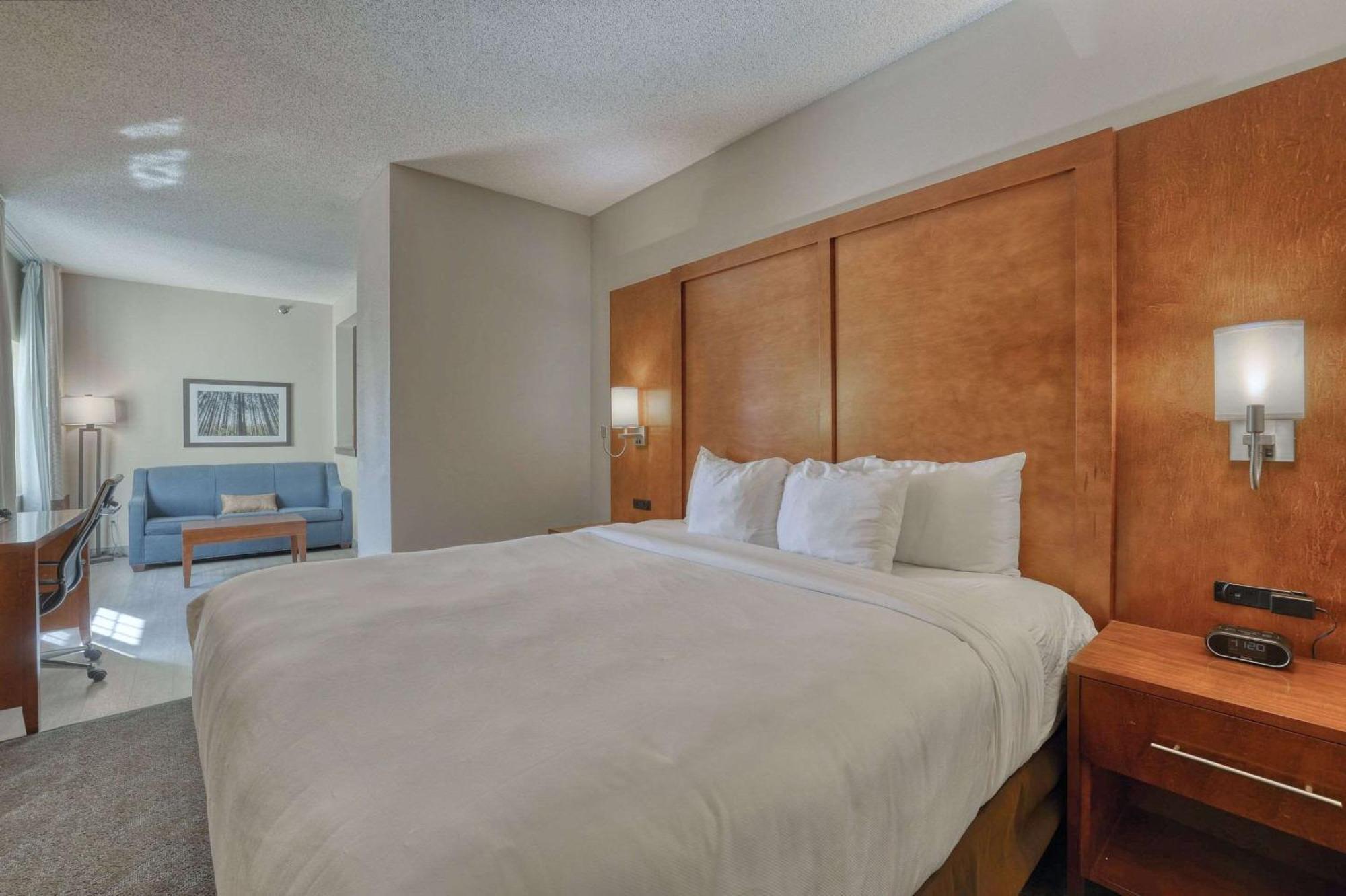 Comfort Suites Appleton Airport Экстерьер фото