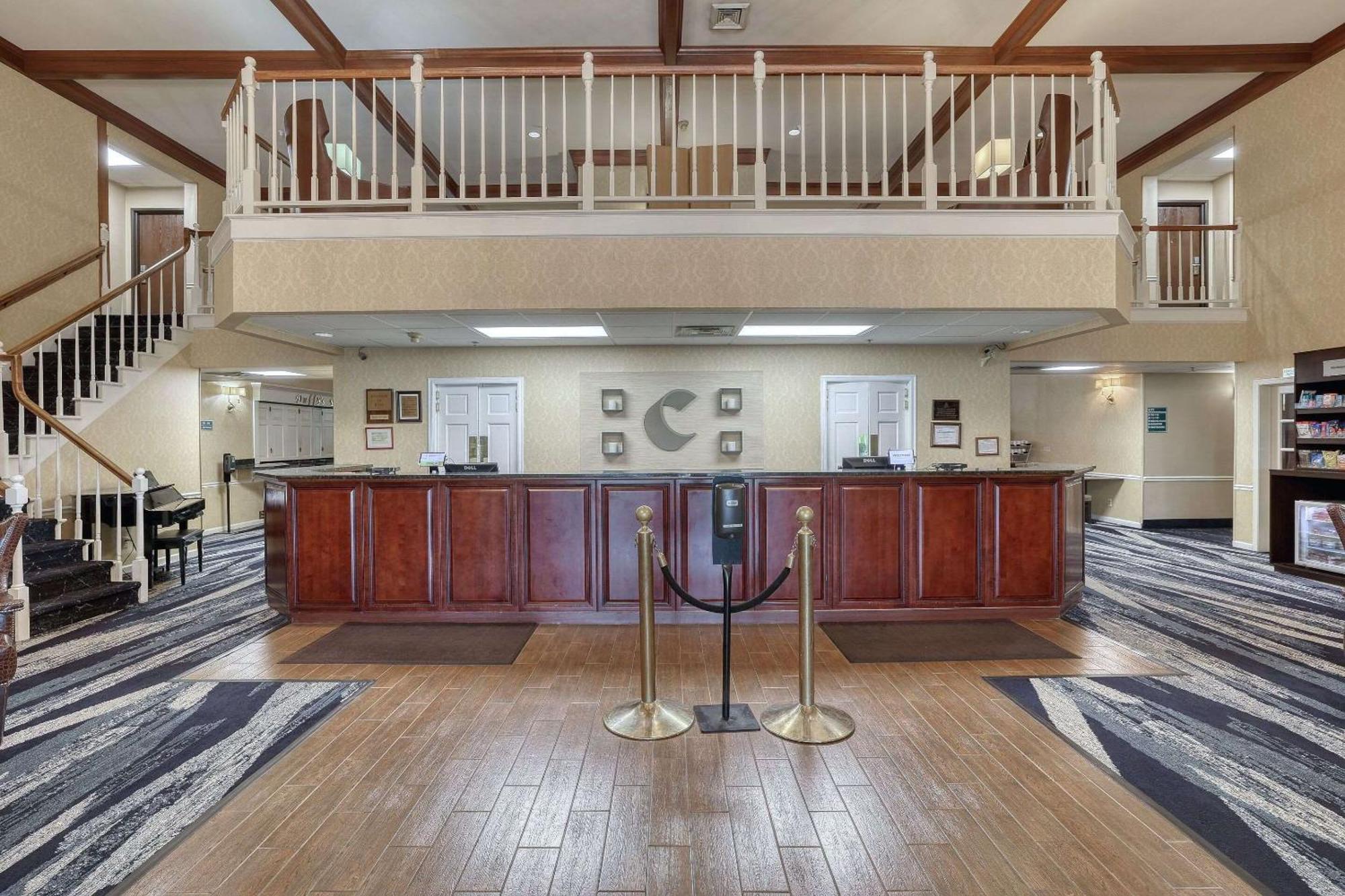 Comfort Suites Appleton Airport Экстерьер фото